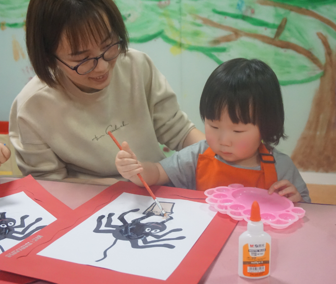 NYC紐約國際早教邯鄲連城早教中心：【活動回顧】職業(yè)體驗星巴克小小咖啡師